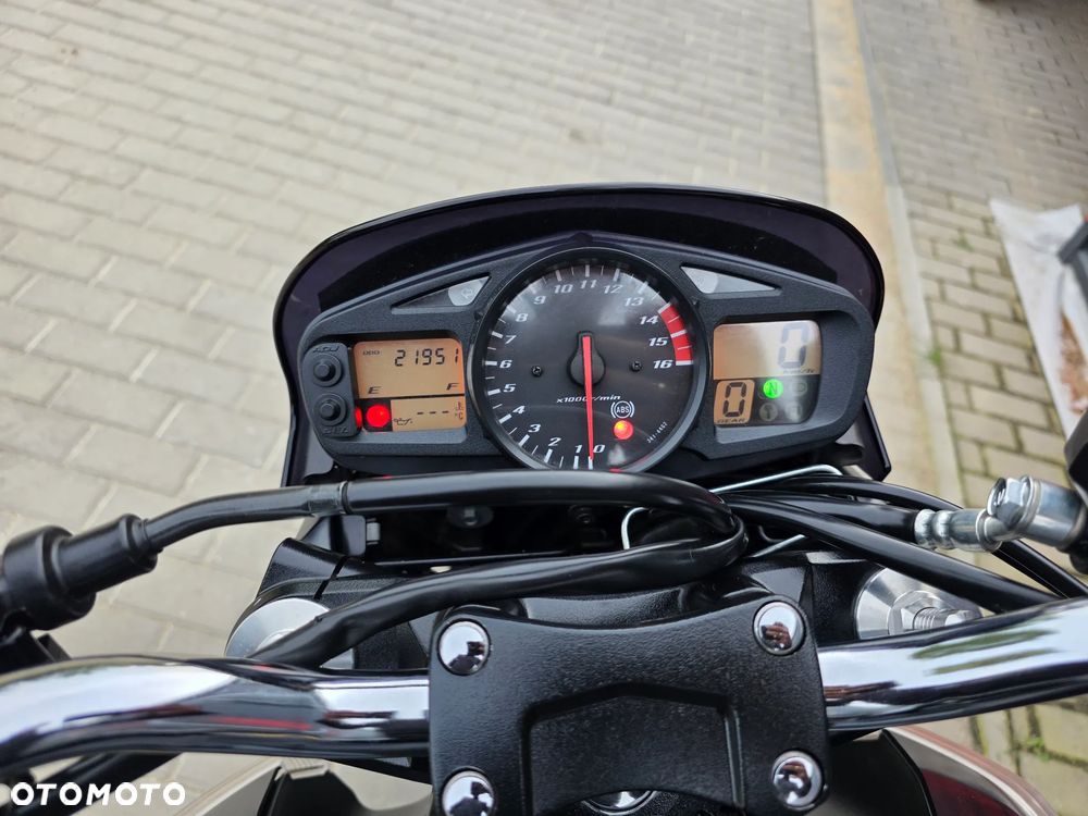 Suzuki GSR - 20
