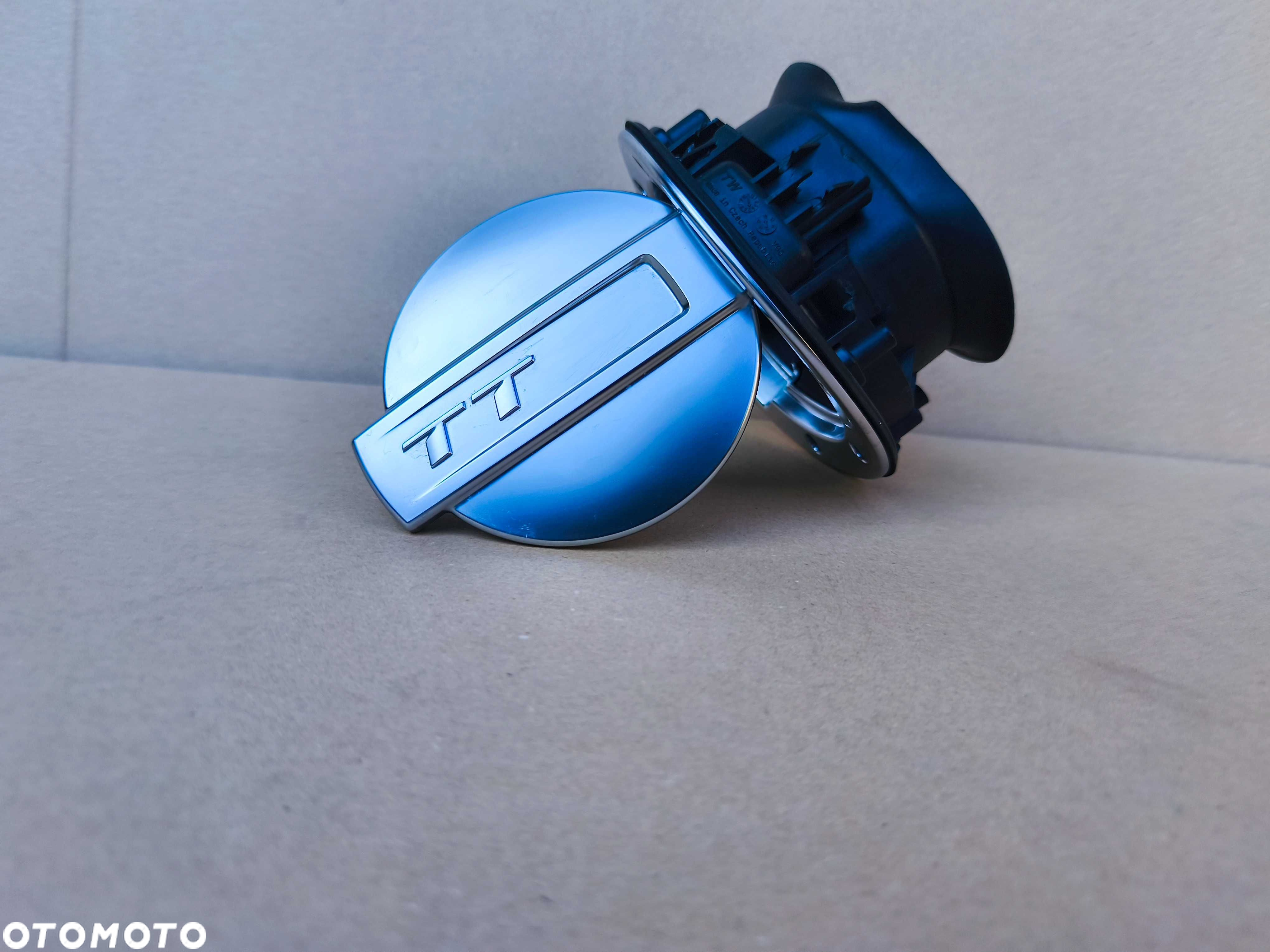 Audi TT TTS klapka wlewu paliwa dekielek klapa 8S0.010.001 - 2