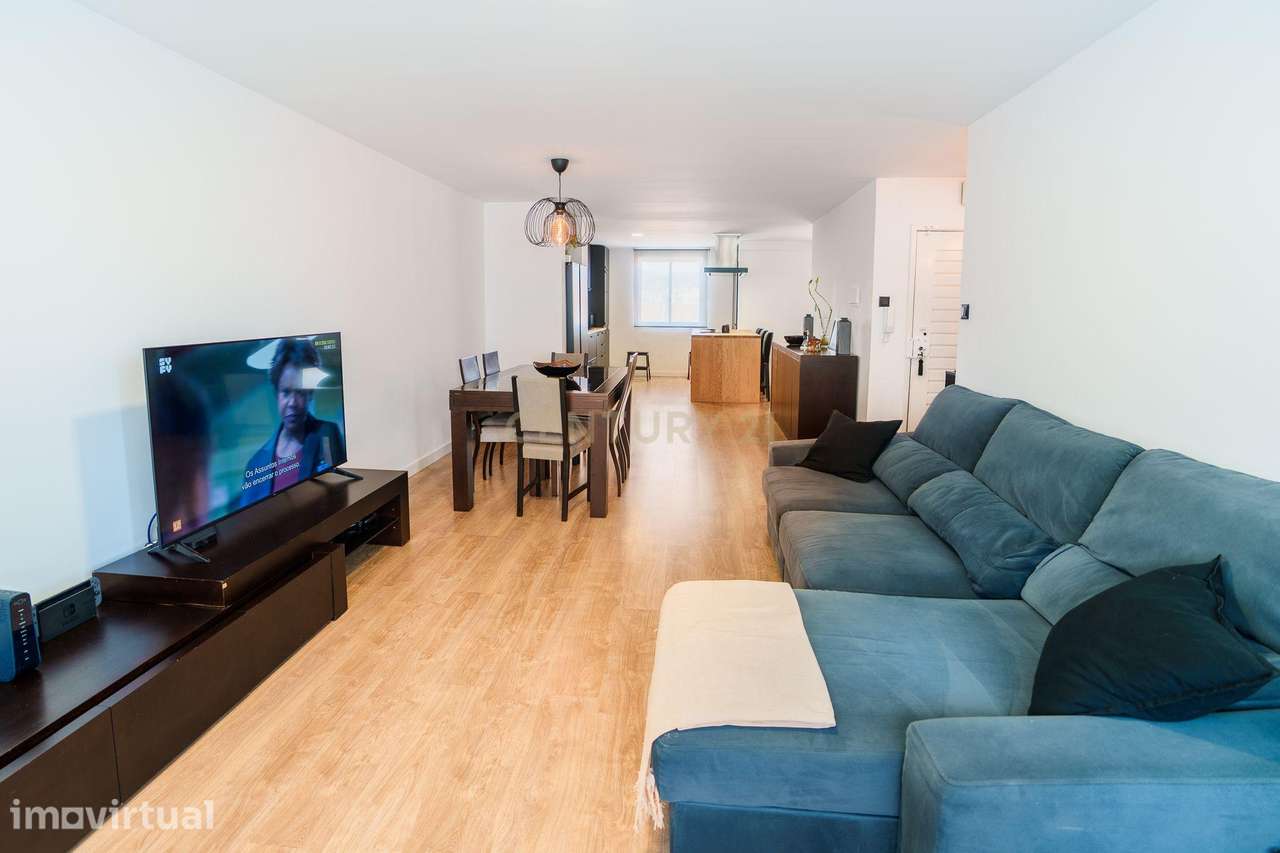 Apartamento T3 Totalmente Remodelado | 114 m² | Suite | Open Space | C - Grande imagem: 3/28