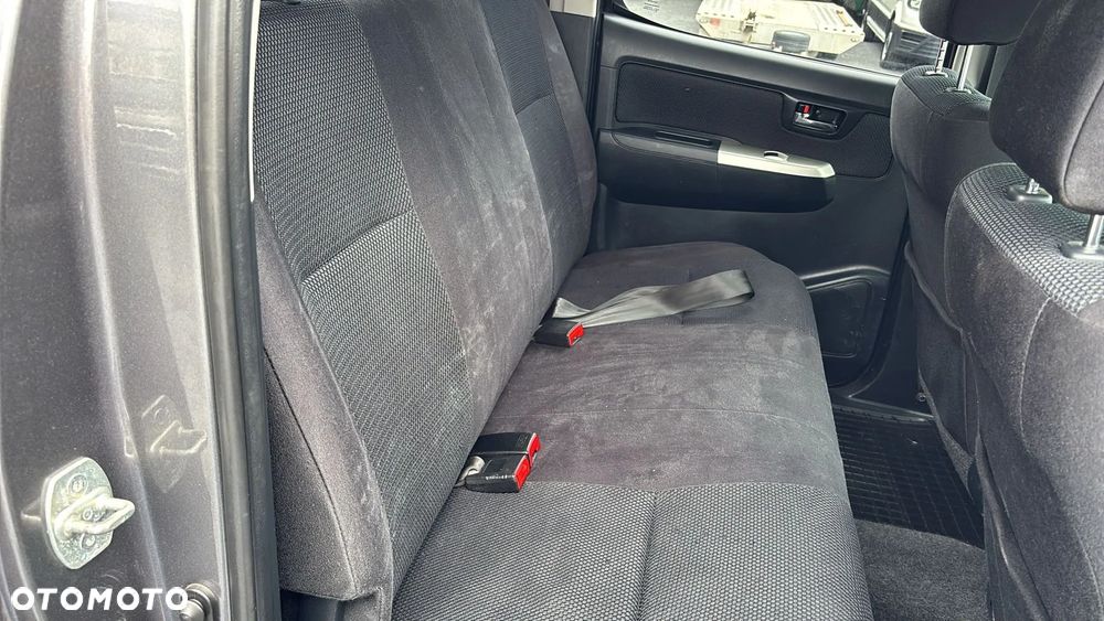 Toyota Hilux 4x4 Double Cab Life - 28