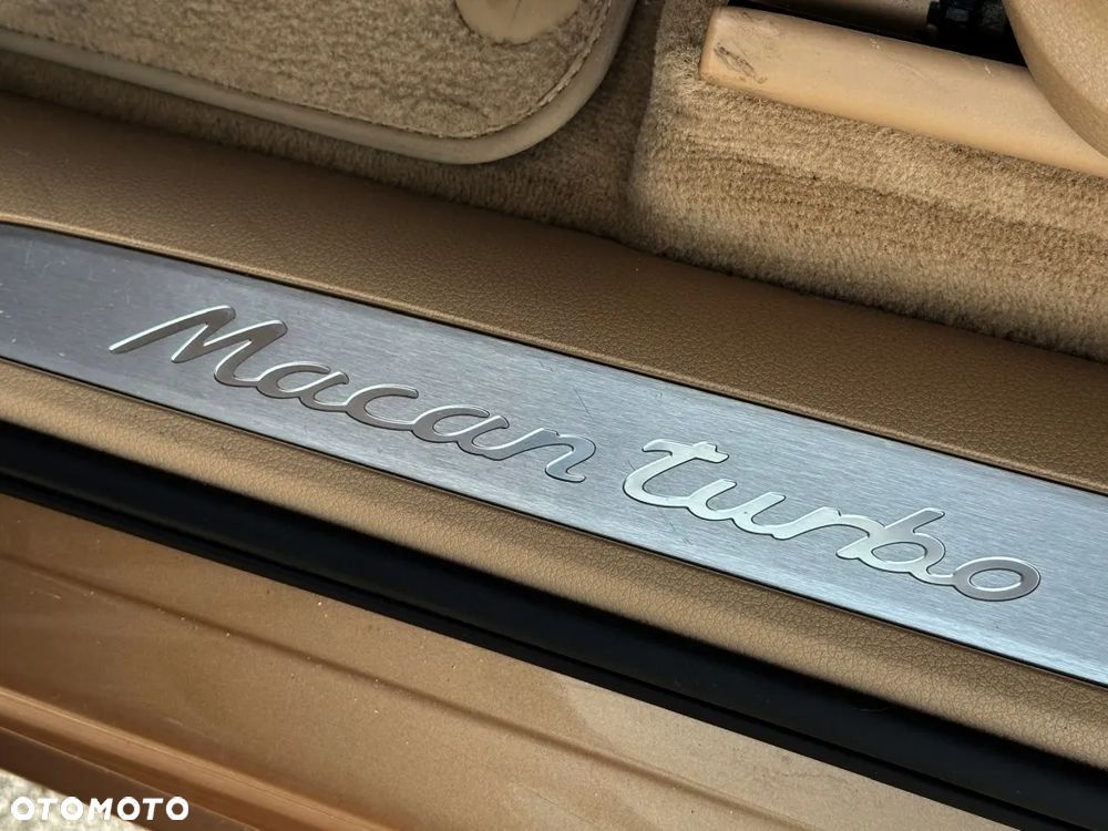 Porsche Macan Turbo PDK - 22
