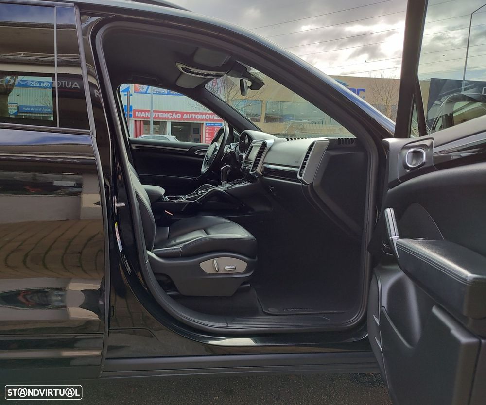 Porsche Cayenne Diesel Platinum Edition - 12