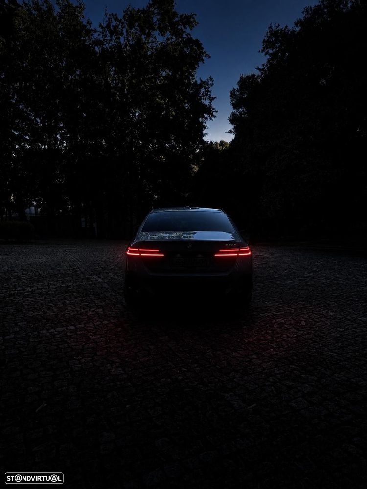BMW 520 d Pack Desportivo M Pro — fotografia 30