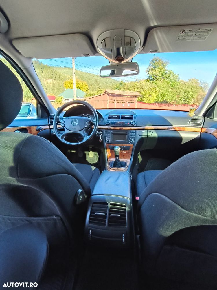 Mercedes-Benz E 220 CDI - 10
