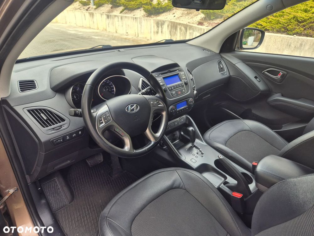 Hyundai ix35 2.0 CRDi 4WD Automatik Fifa World Cup Gold Edition - 11