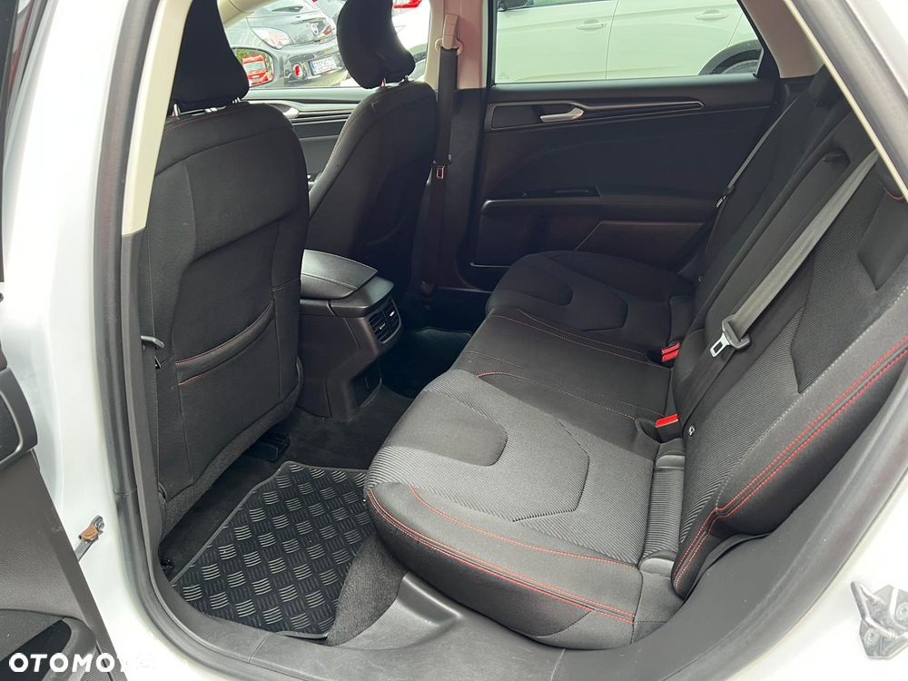 Ford Mondeo 2.0 TDCi STart-Stopp ST-Line - 32