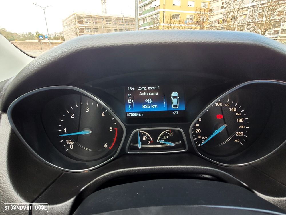 Ford Focus 1.5 TDCi ECOBlue Business - 6
