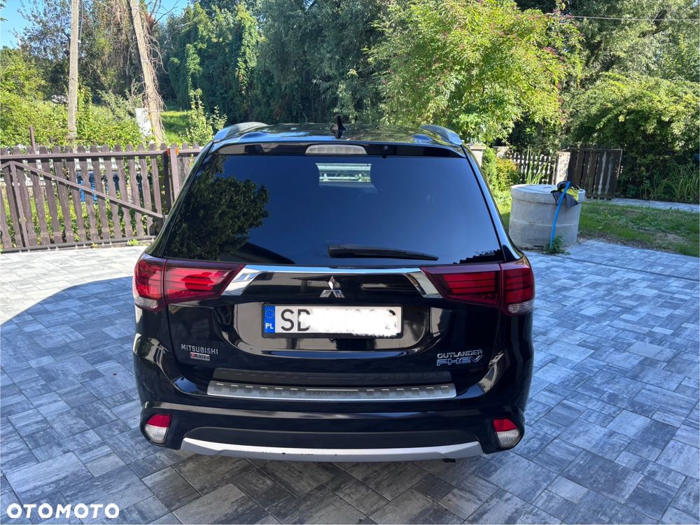 Mitsubishi Outlander 2.0 4WD Plug-In Hybrid - 7