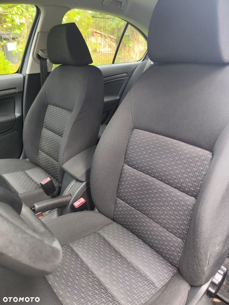 Skoda Octavia 1.6 Ambition - 7