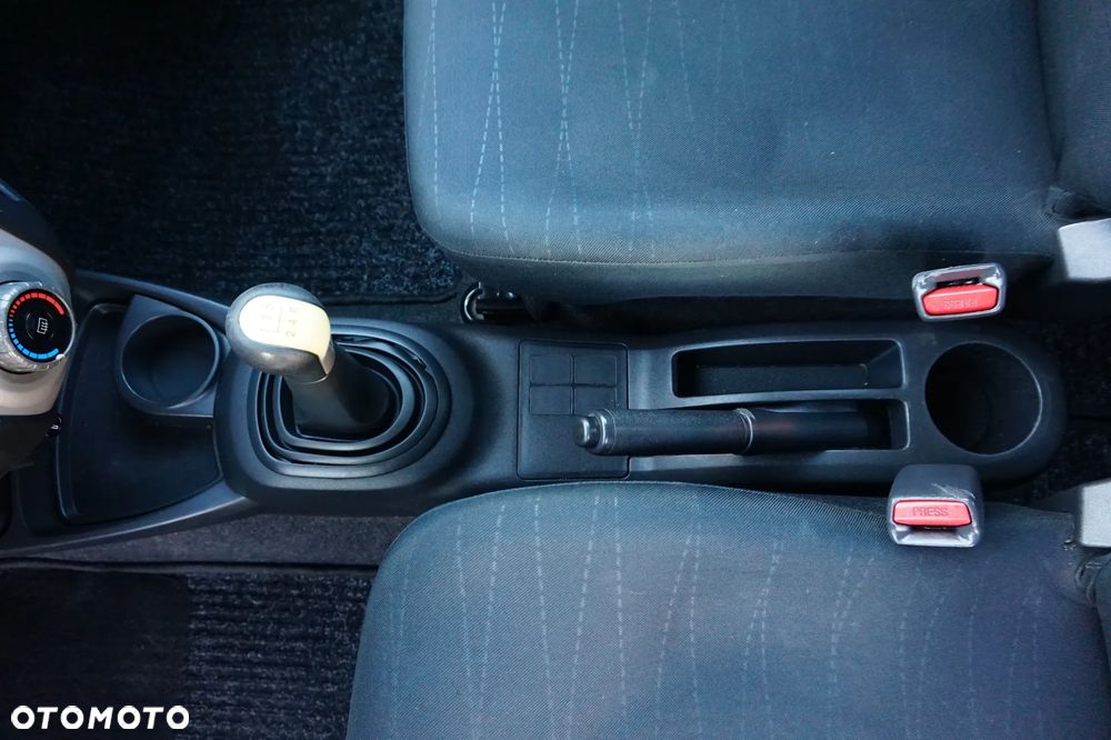 Toyota Yaris - 32