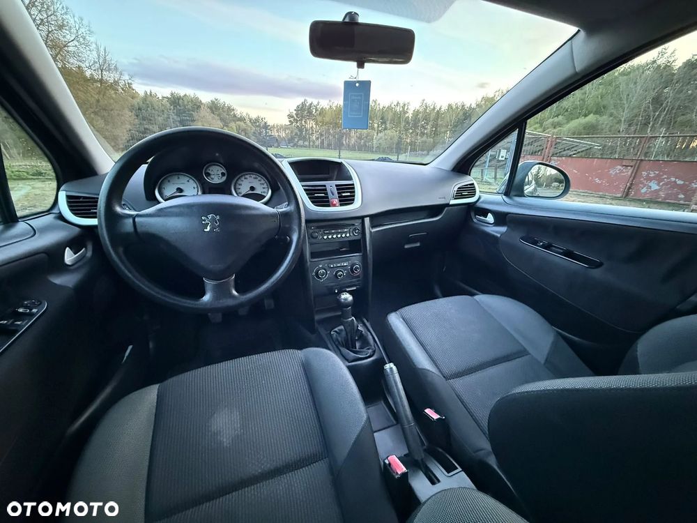 Peugeot 207 - 9