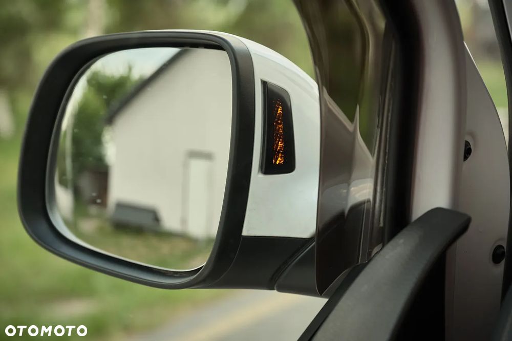 Volkswagen Multivan - 37