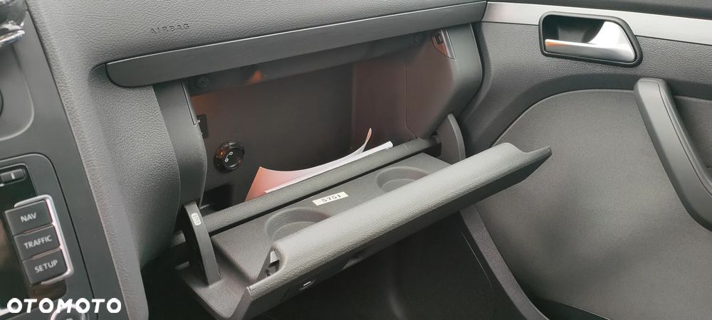 Volkswagen Touran 1.6 TDI DPF Trendline - 16