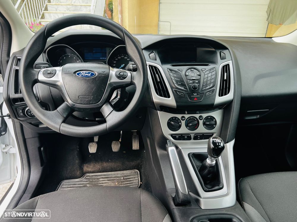 Ford Focus 1.0 SCTi Titanium - 8