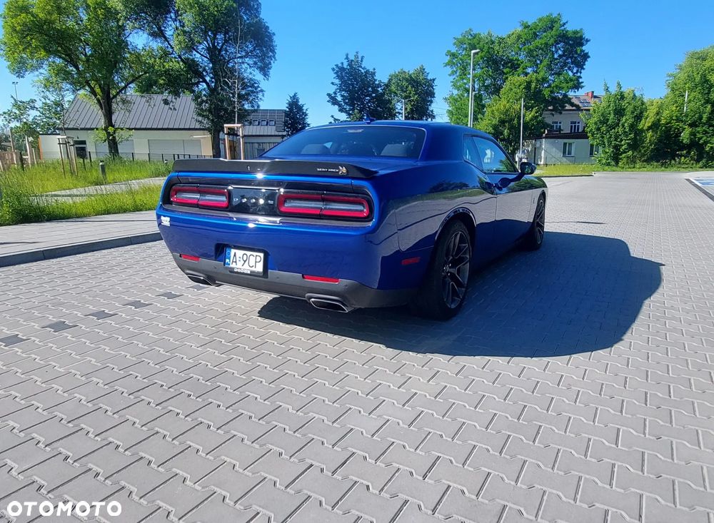 Dodge Challenger - 7