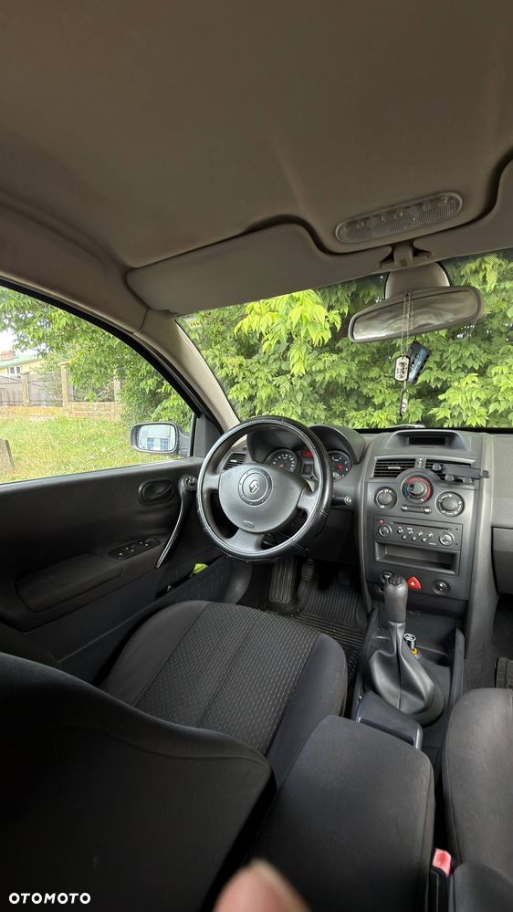 Renault Megane 1.6 16V Expression - 9