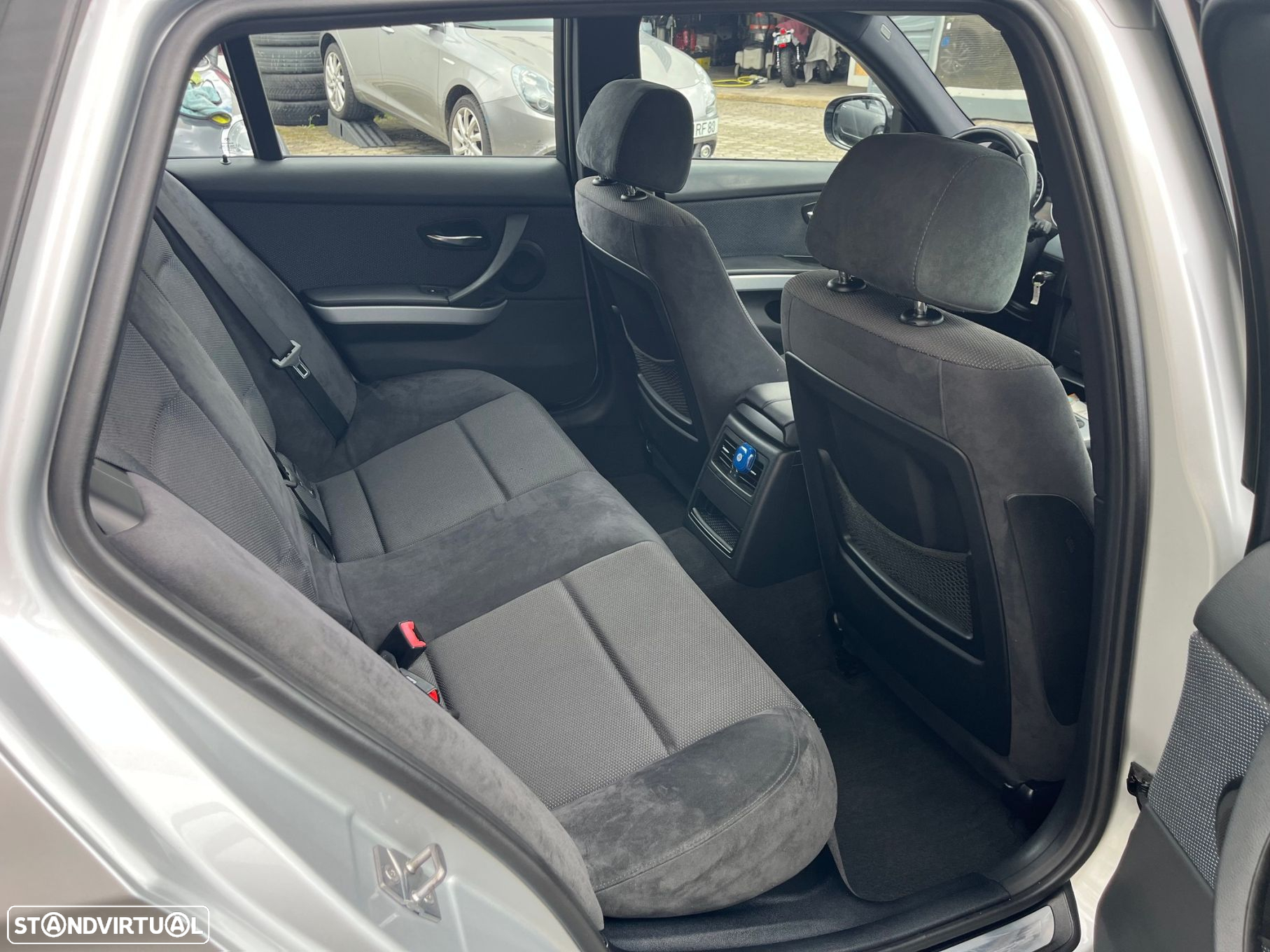 BMW 318 d Touring Pack M - 14