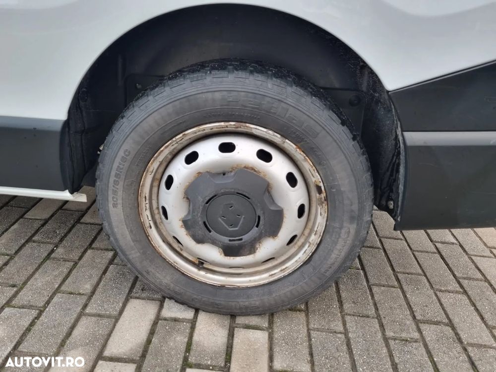 Renault Trafic FURGON - 13