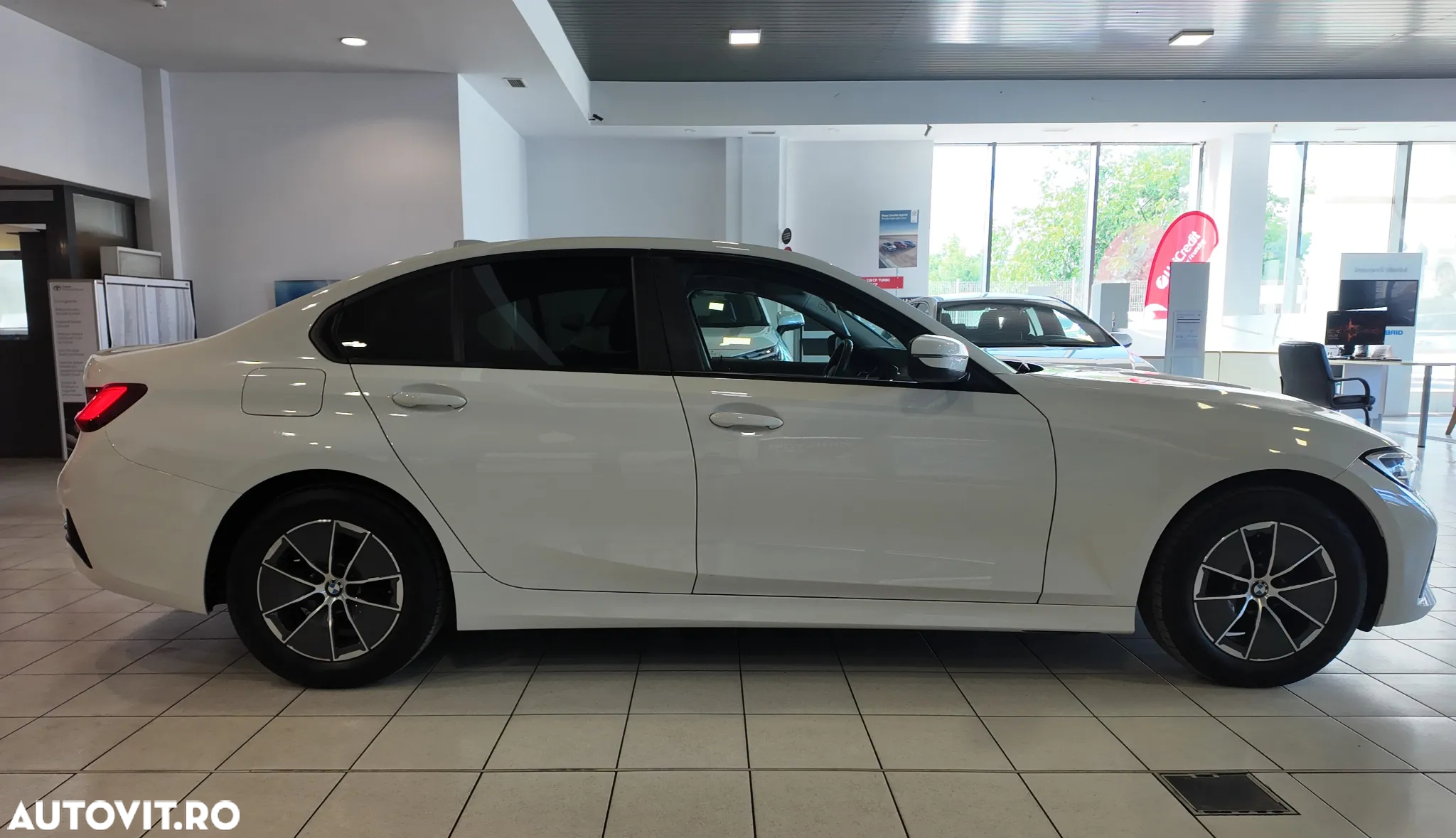 BMW Seria 3 318d AT MHEV - 8