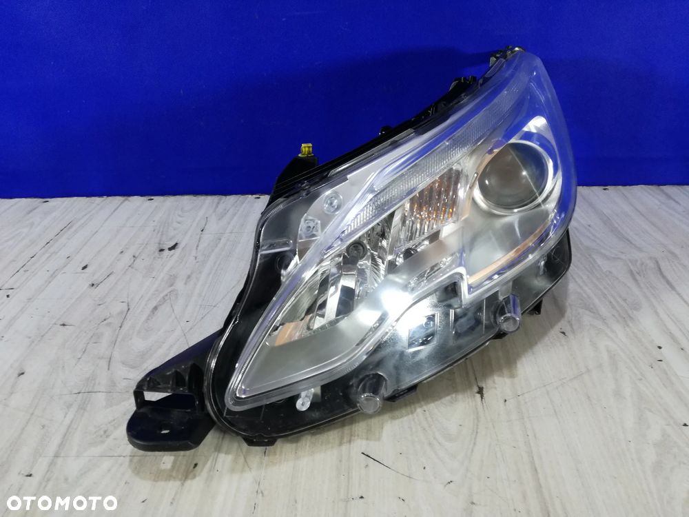 Peugeot 2008 lampa reflektor przód lewa Anglik 13/16 - 1