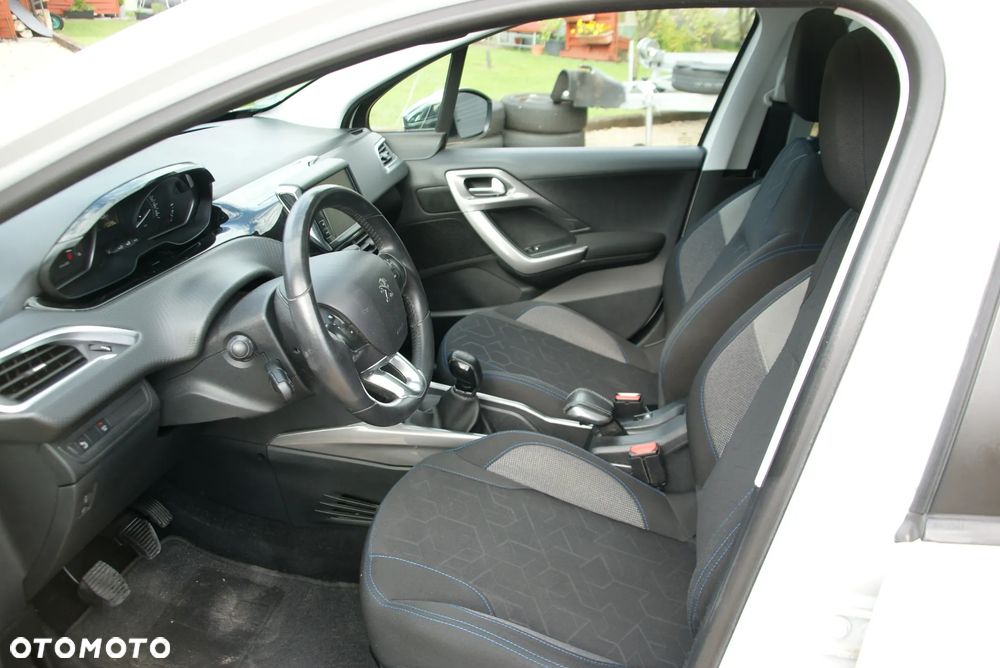 Peugeot 2008 BlueHDi 100 STOP & START Style - 13