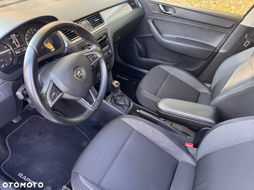 Skoda RAPID 1.2 TSI Active - 20