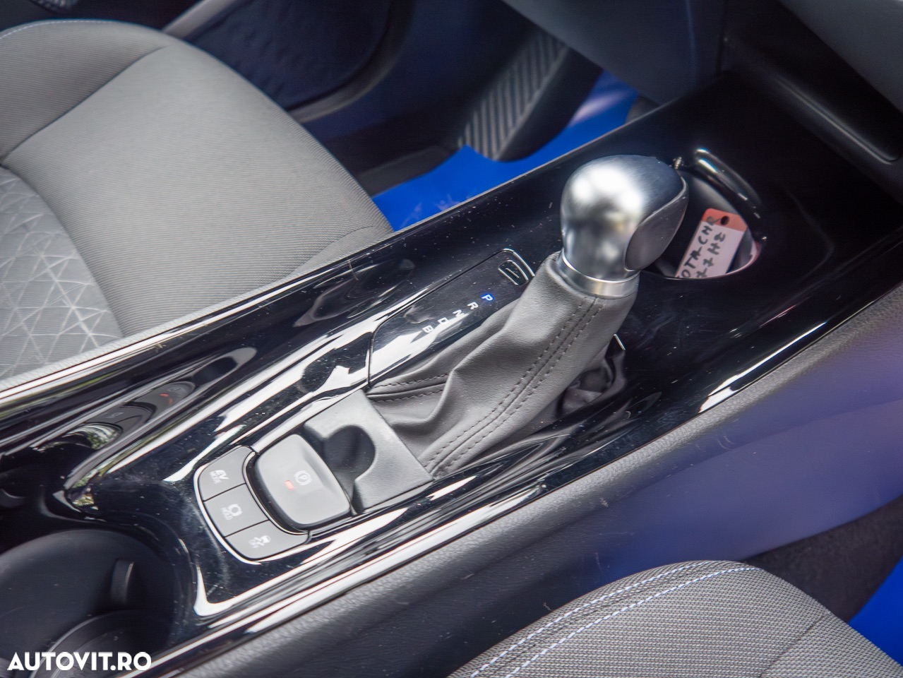 Toyota C-HR 1.8 Hybrid Business Edition - 16
