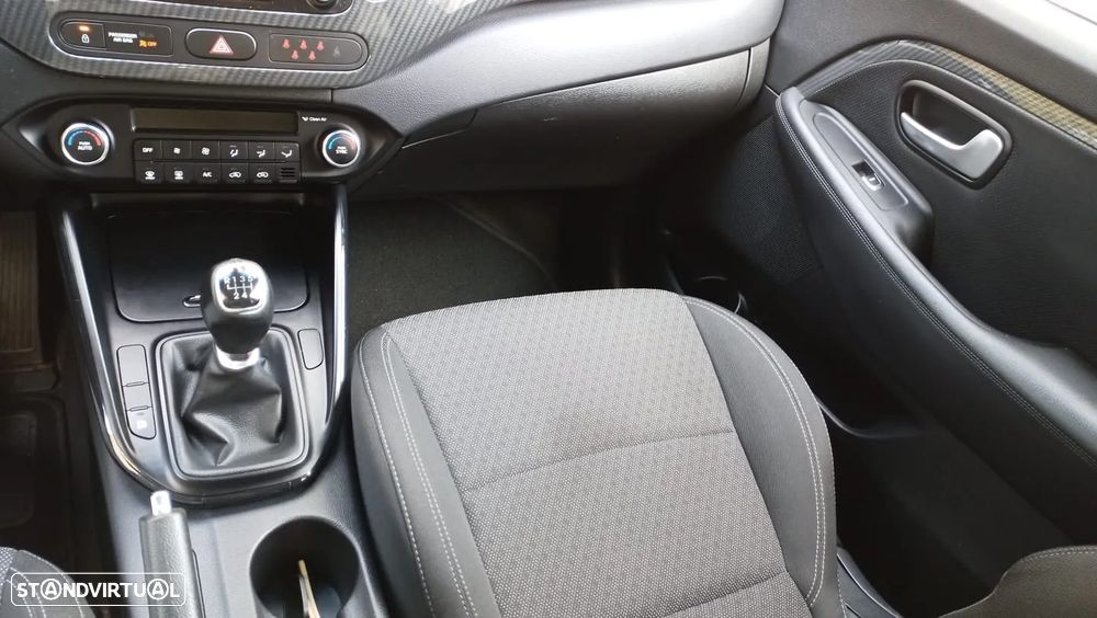 Kia Carens 1.7 CRDi ISG EX - 11