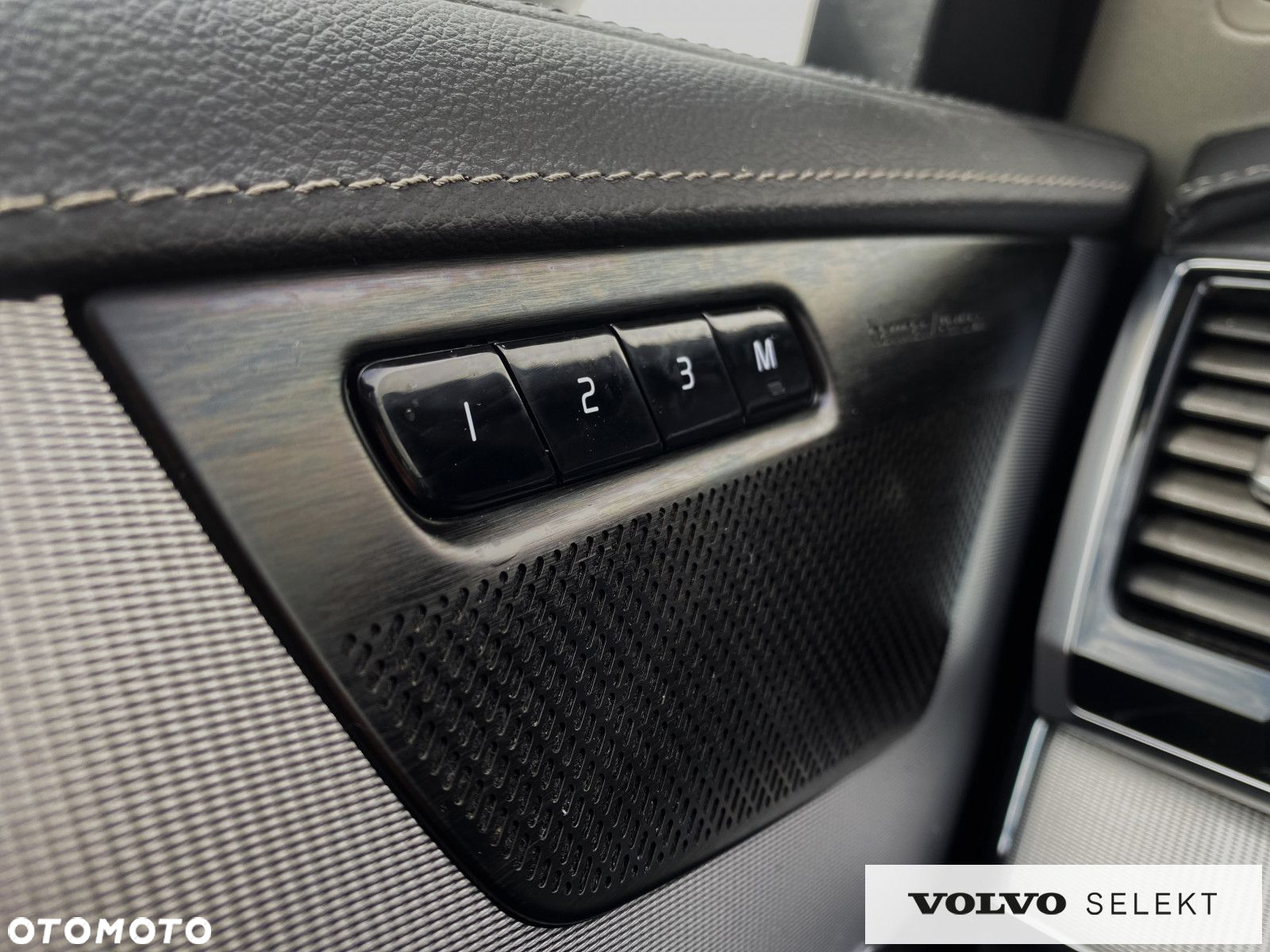 Volvo XC 90 - 25