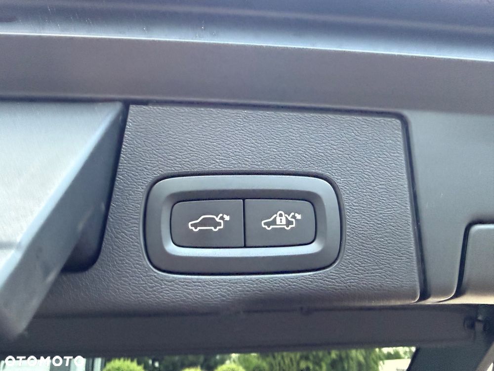 Volvo XC 60 B4 D Geartronic Momentum Pro - 38