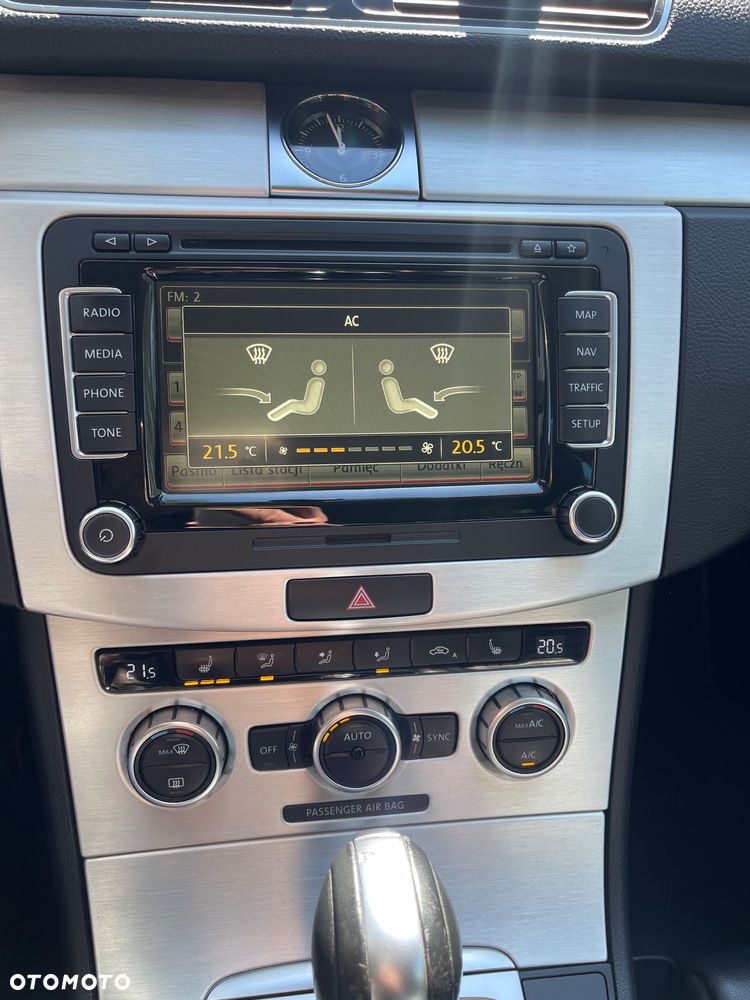 Volkswagen Passat 2.0 TDI Comfortline R-Style DSG - 22