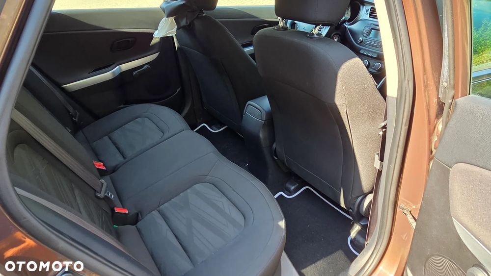 Kia Ceed - 8