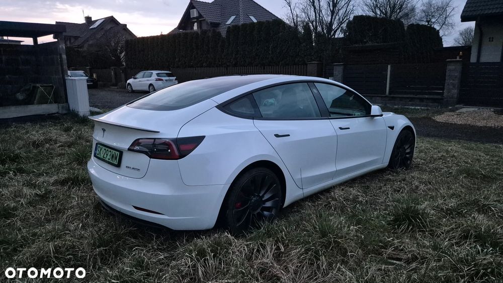 Tesla Model 3 - 8