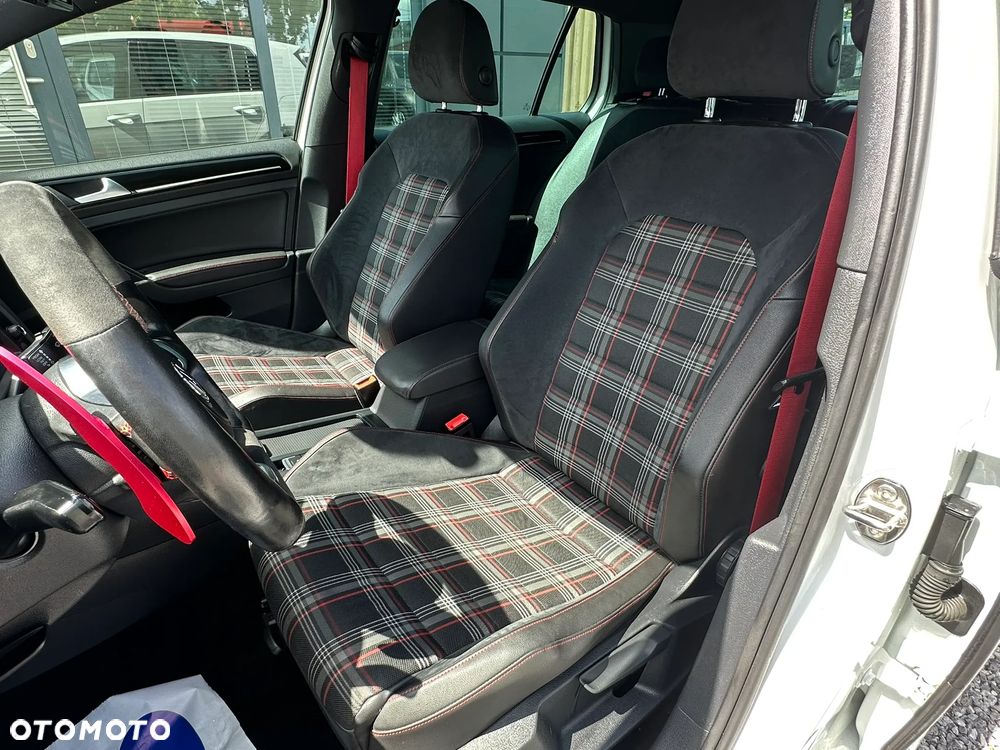 Volkswagen Golf GTI BlueMotion Technology DSG - 21