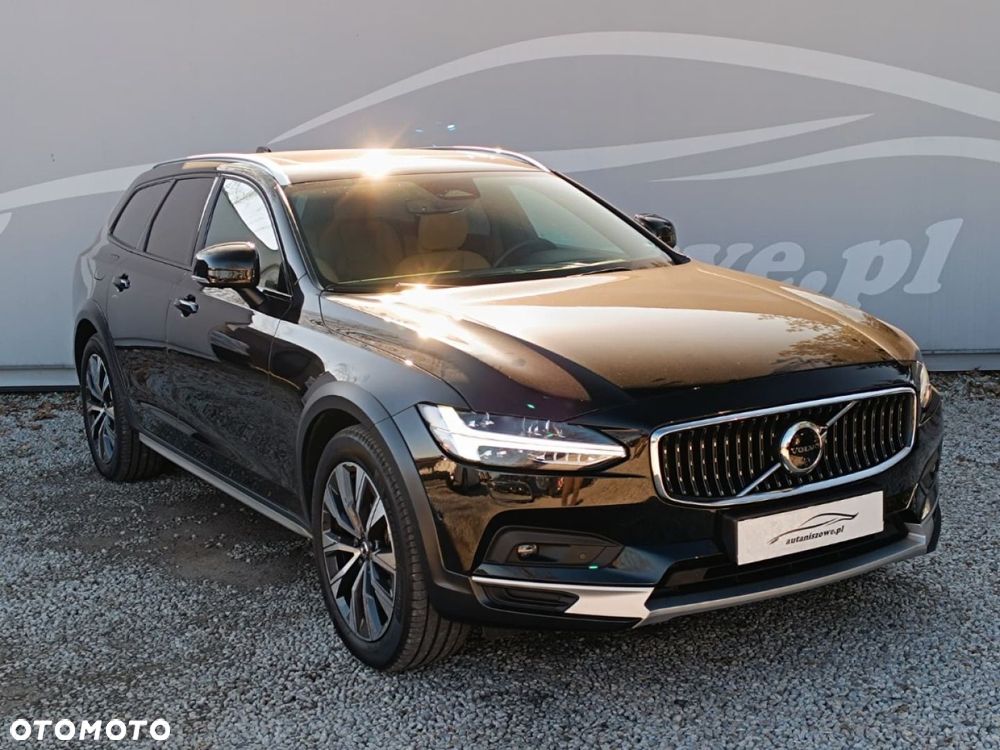 Volvo V90 Cross Country - 12