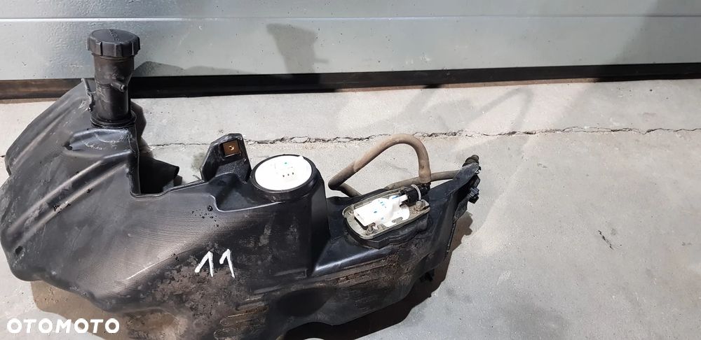 Piaggio Vespa GTS 125 Zbiornik Pompa Paliwa - 2