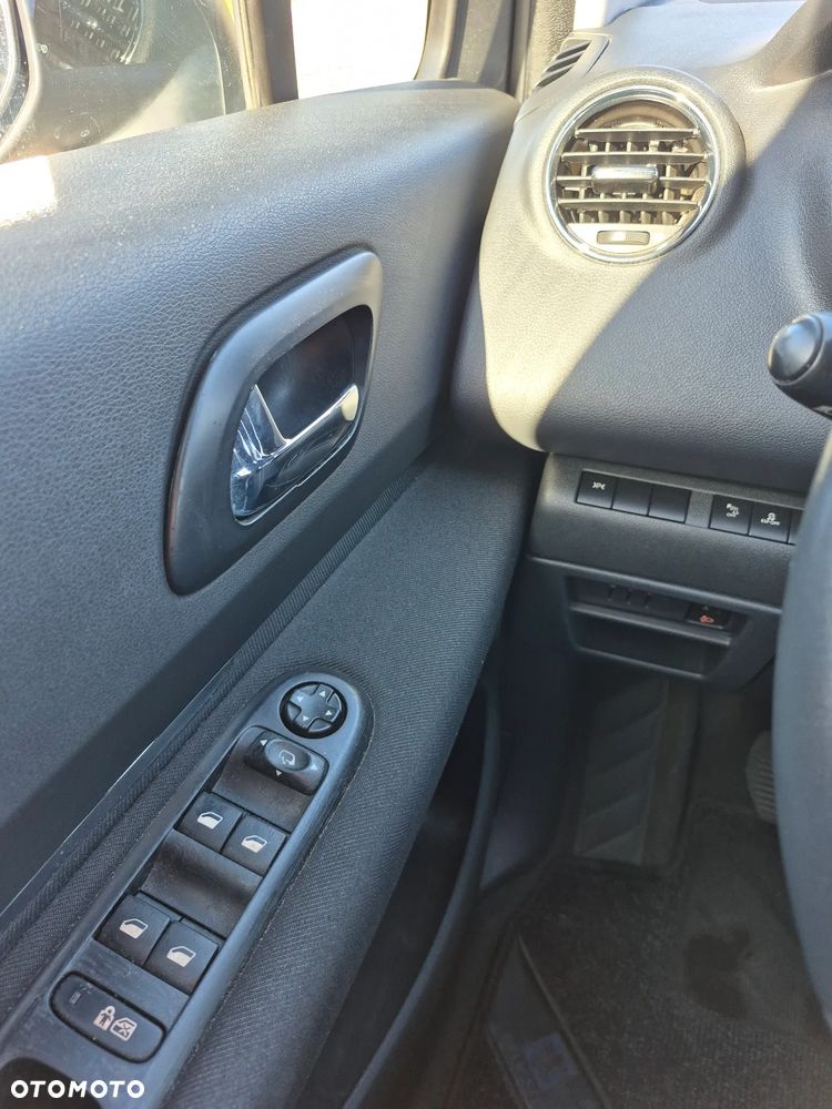 Peugeot 5008 1.6 THP Premium - 19