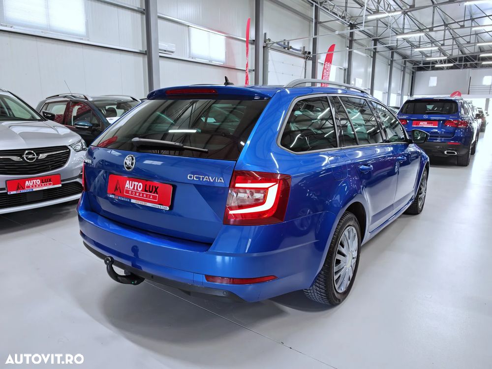 Skoda Octavia 1.6 TDI DSG Ambition - 5