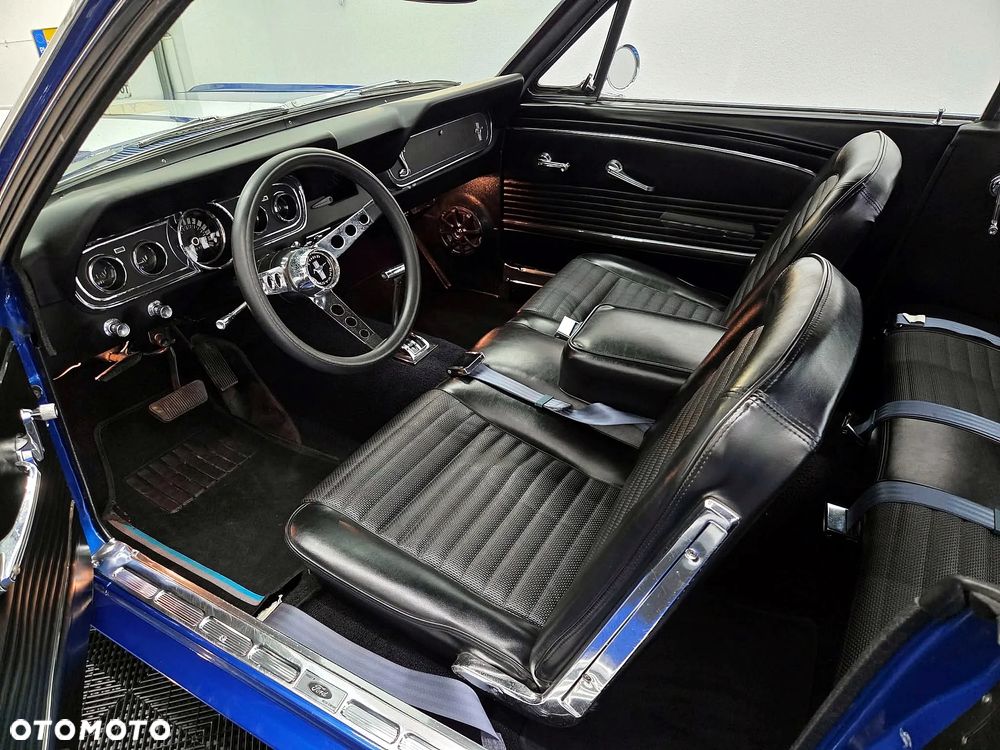 Ford Mustang - 13