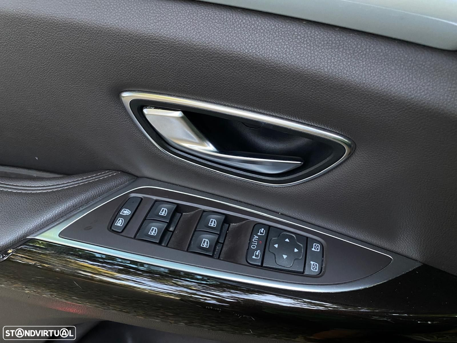Renault Espace 1.6 dCi Initiale Paris EDC - 23