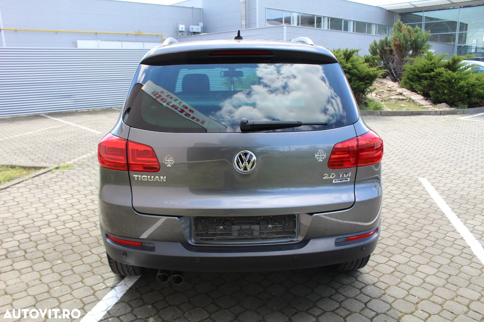 Volkswagen Tiguan 2.0 TDI SCR BlueMotion Technology Lounge Sport & Style - 4