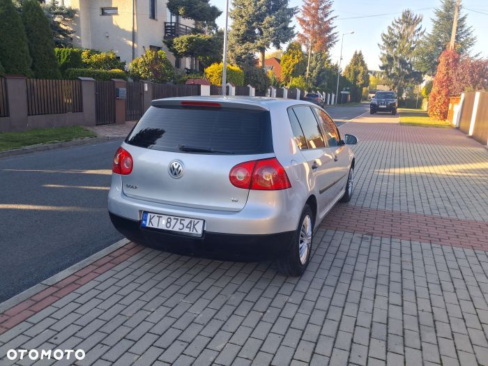 Volkswagen Golf - 5