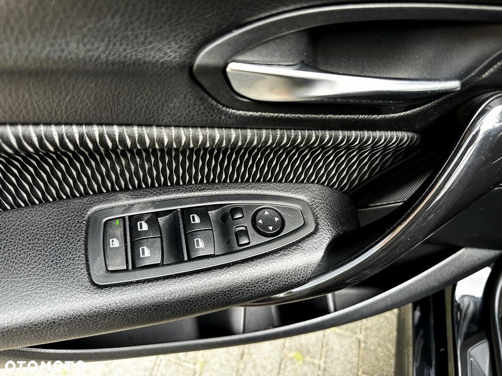 BMW Seria 1 118d Sport Line - 22