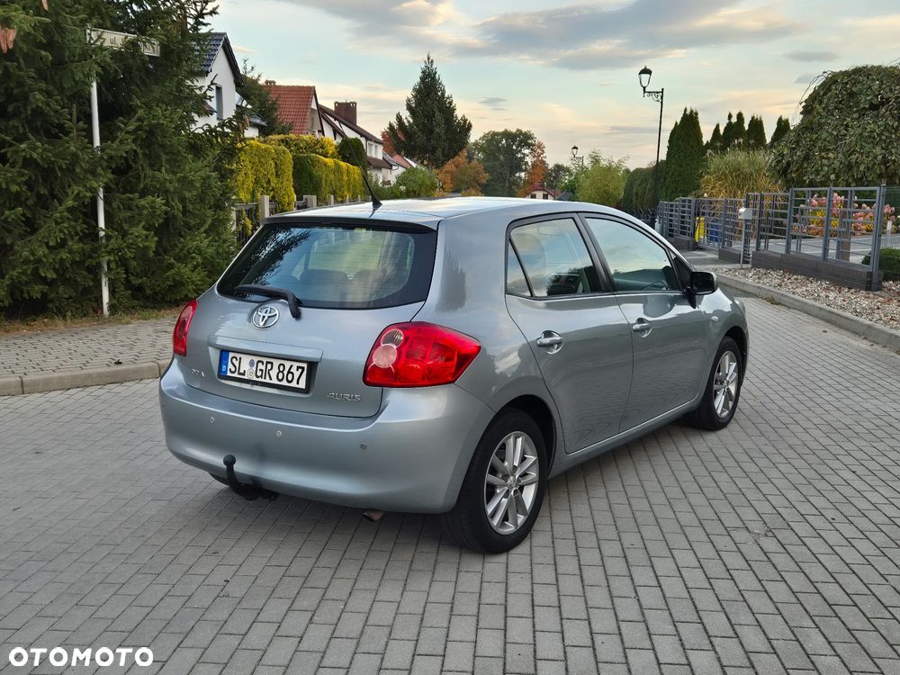 Toyota Auris 1.6 VVT-i Executive - 4