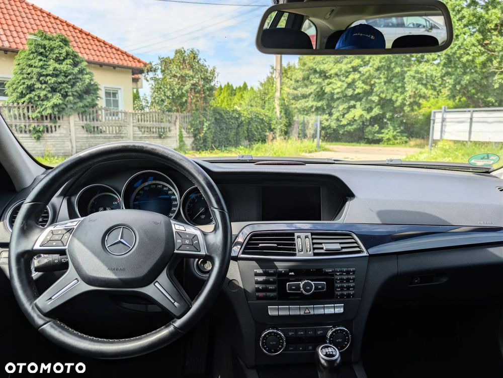 Mercedes-Benz Klasa C 180 CGI BlueEFFICIENCY Elegance - 6