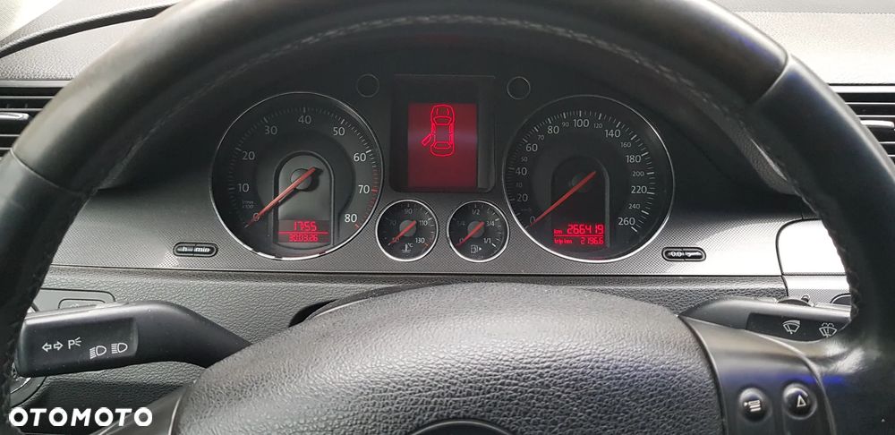 Volkswagen Passat 2.0 FSI Individual - 7