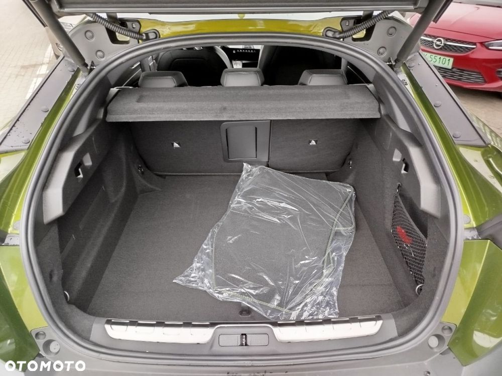 Peugeot 408 - 16