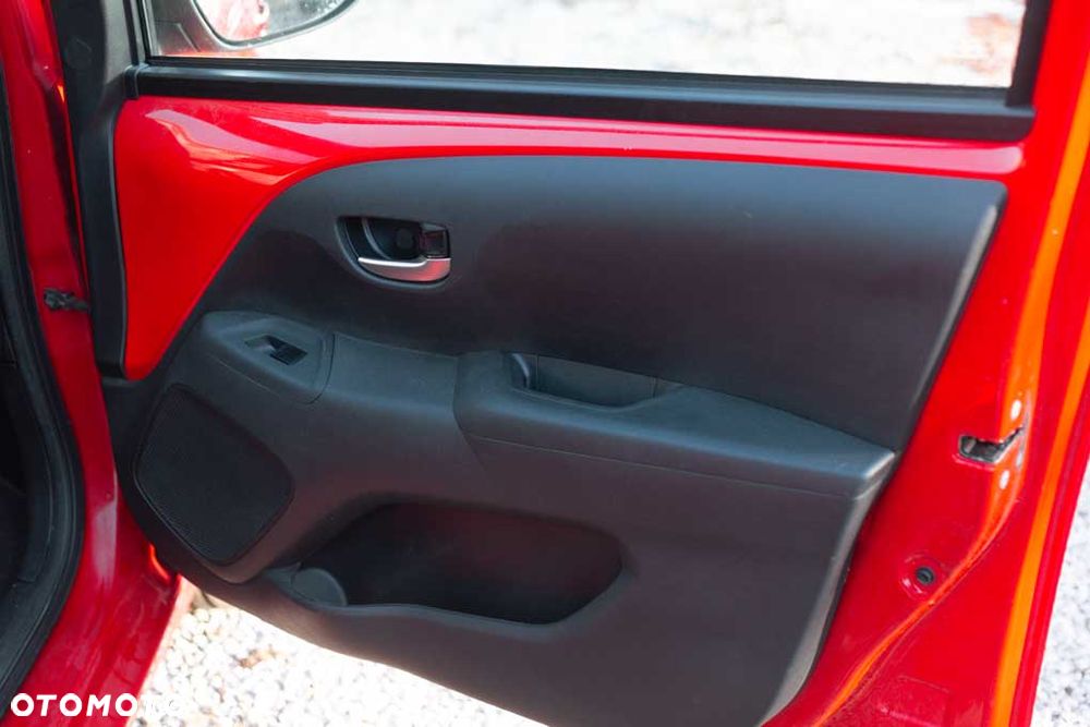 Toyota Aygo x-play connect - 29