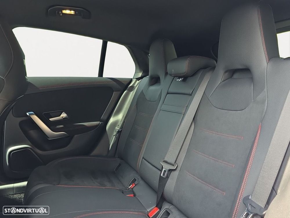 Mercedes-Benz CLA 180 - 15