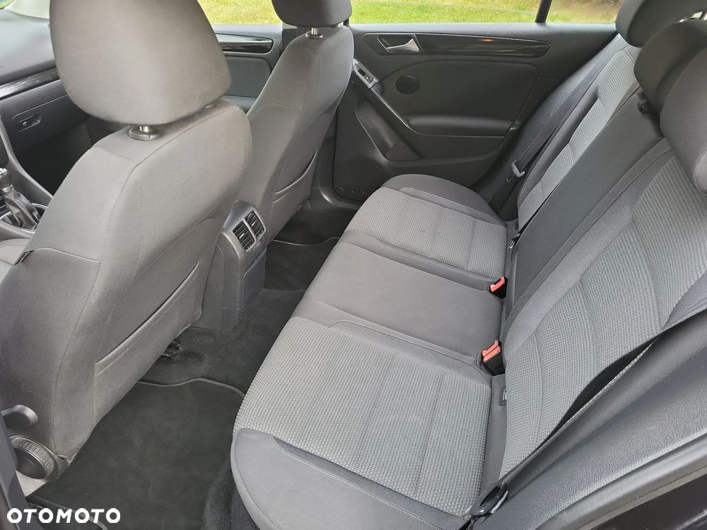 Volkswagen Golf - 28